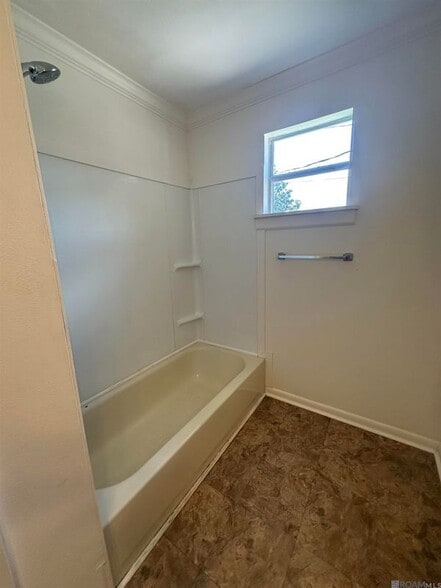 Building Photo - 110 Pine St