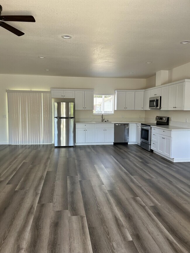 Building Photo - 5228 Marconi Ave