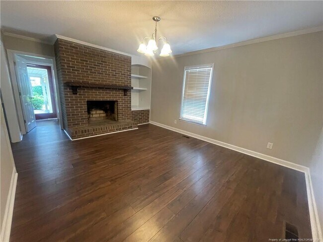 Building Photo - 470 Lennox Dr