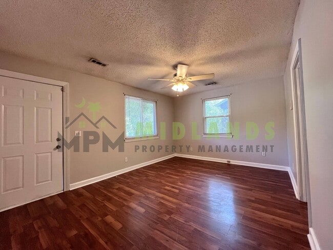 Building Photo - 4921 Dale Dr