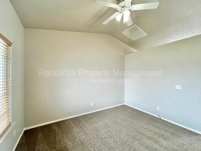 Building Photo - 668 N Quarter Moon Ave