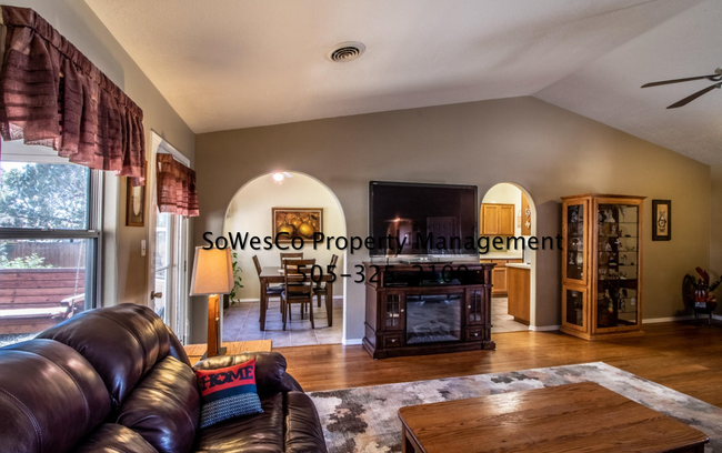 Building Photo - Beautiful Custom 3 Bedroom 2 Bath Home