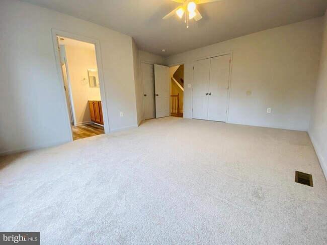 Building Photo - 5147 Mallards Landing Dr