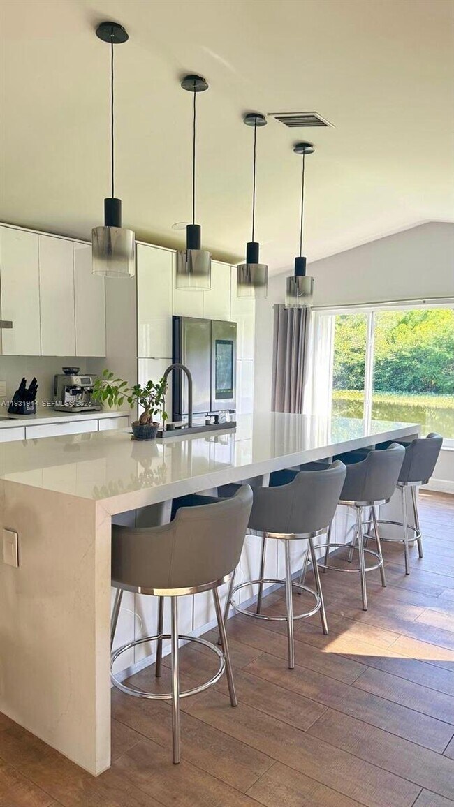 Building Photo - 388 Carrington Dr