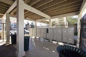 Building Photo - 2100 Tanglewilde St