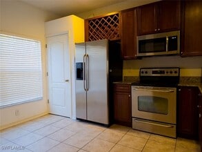 Building Photo - 1044 Sleepy Oak Dr