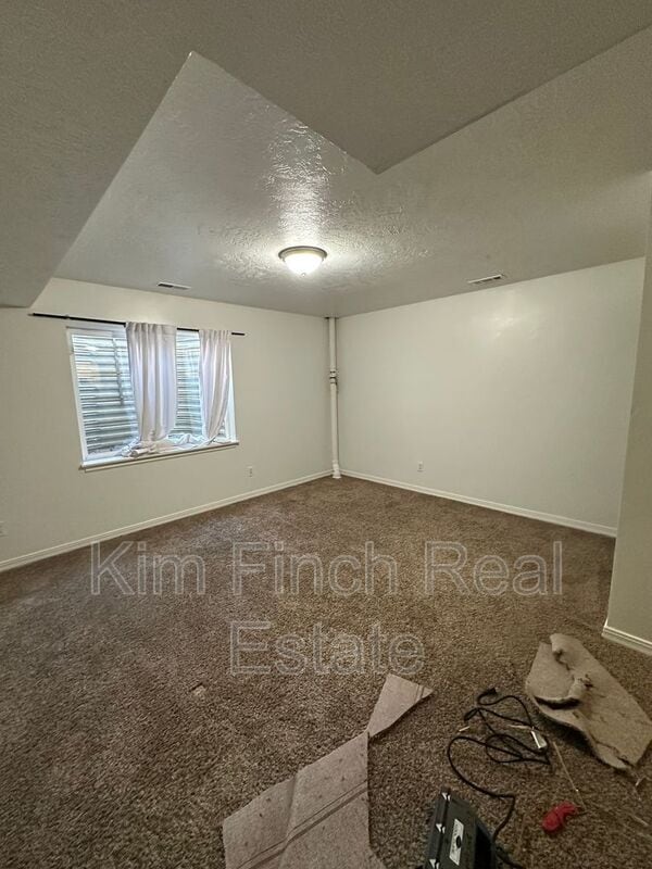 Building Photo - 9820 Deep Creek Dr