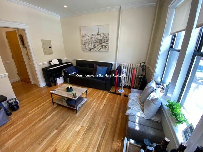 Building Photo - 76 Quint Ave