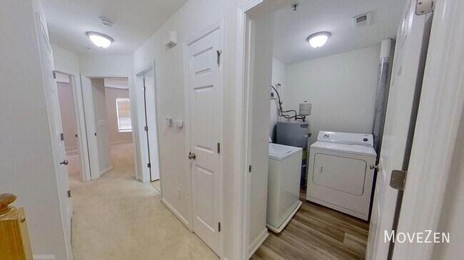 Building Photo - 2200 Valley Edge Dr