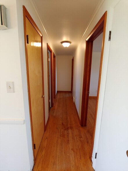 Building Photo - 325 Fairview Dr