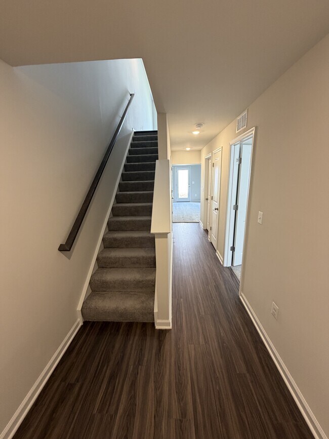 Building Photo - 18 Ironwood Ct