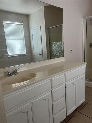 Building Photo - 14044 Esperanza Dr