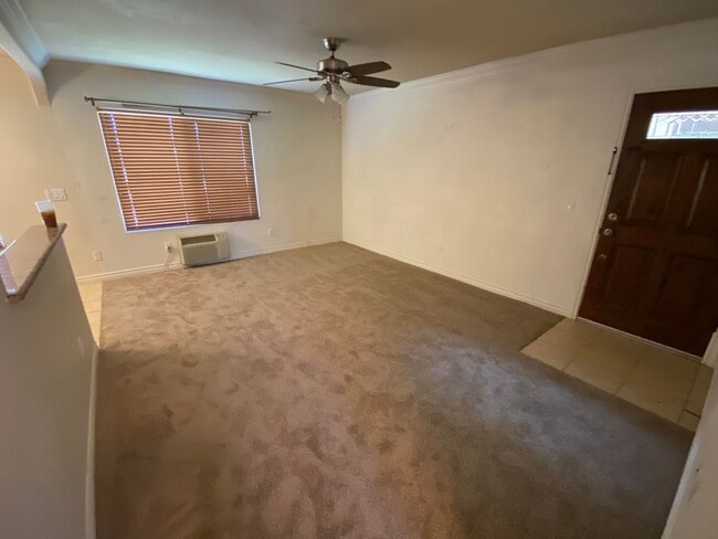 Building Photo - 792 Avocado Ave