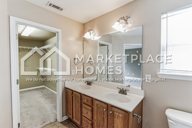 Building Photo - 5022 St Ives Dr