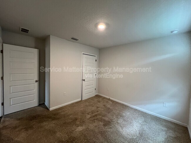 Building Photo - 5740 Guinevere Ln
