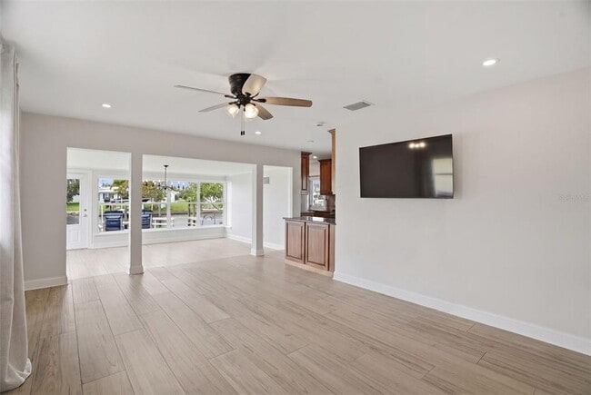 Building Photo - 4436 Floramar Terrace