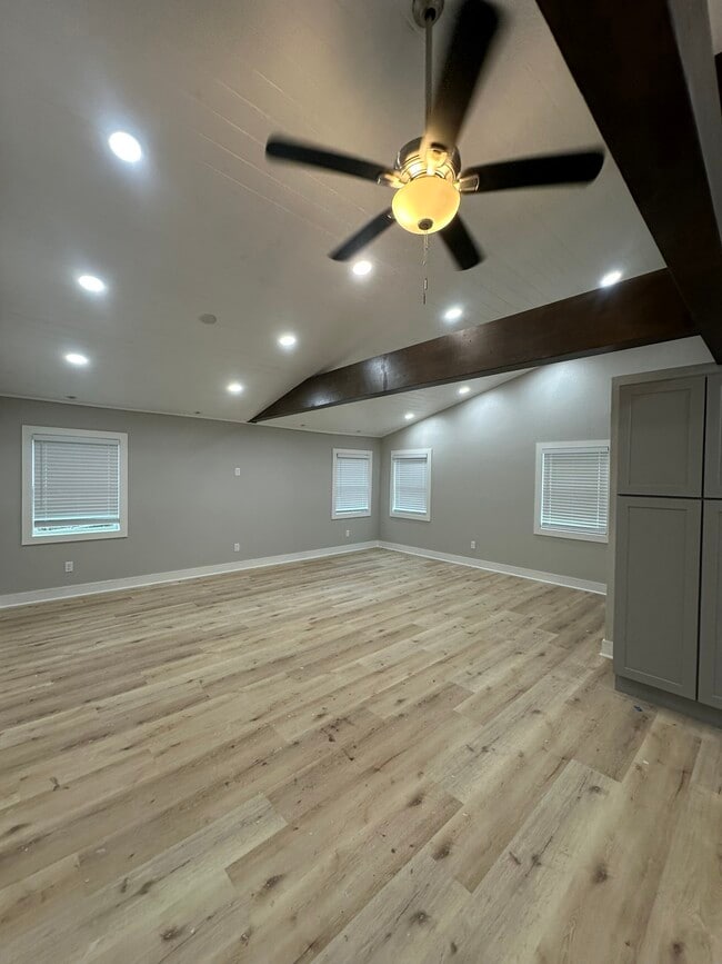 Building Photo - 8223 Wallis St