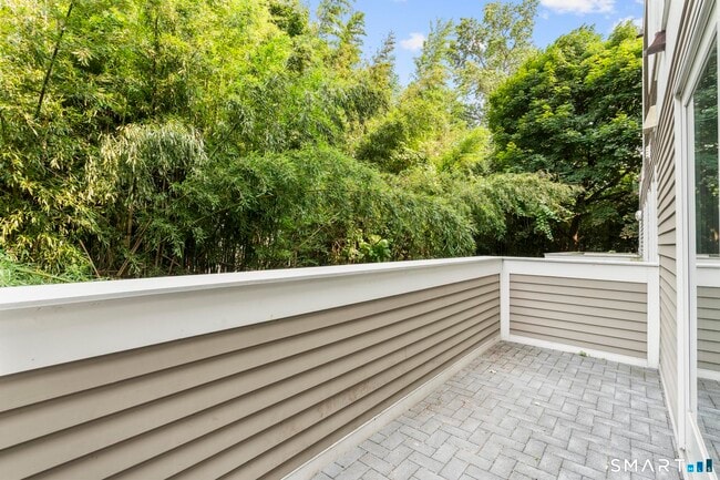 Building Photo - 95 Harbour Close