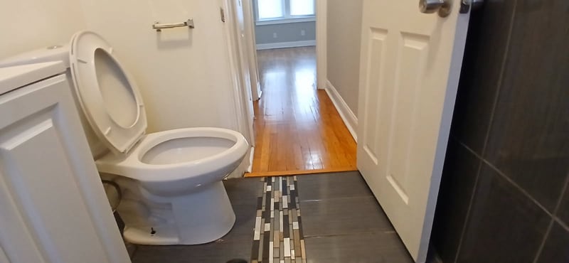 Building Photo - 1136 W 84th St