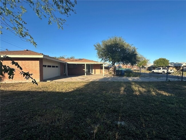 Building Photo - 136 Daniel Moore Ave