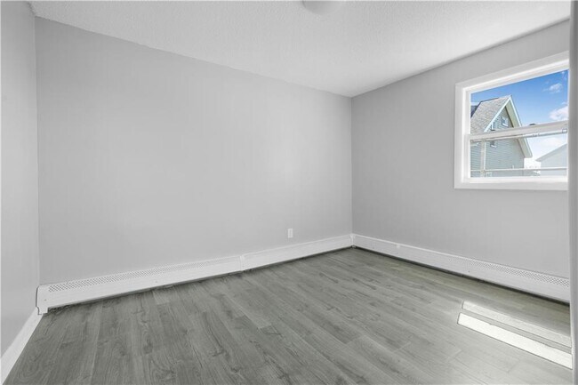 Building Photo - 1081 Bedford St