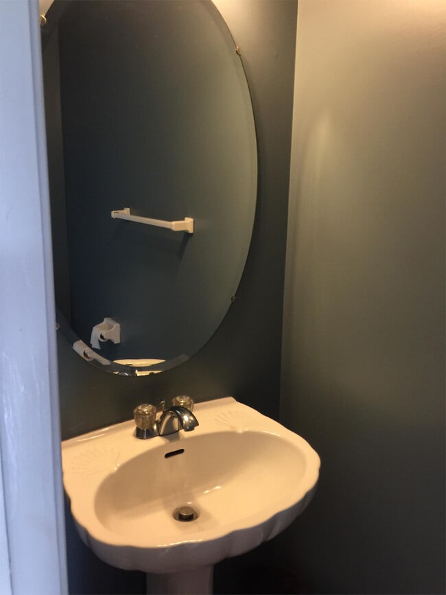 Building Photo - 1834 Rolfe Way