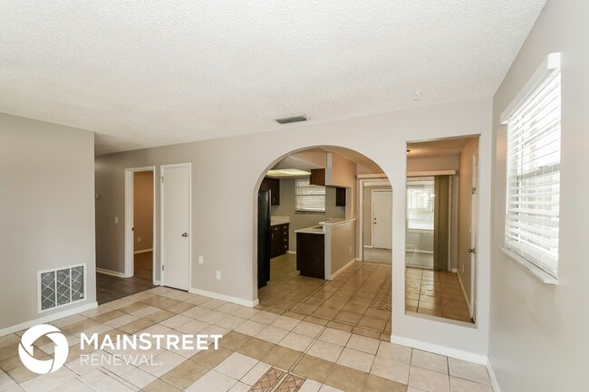 Building Photo - 3331 Lakemar Pl