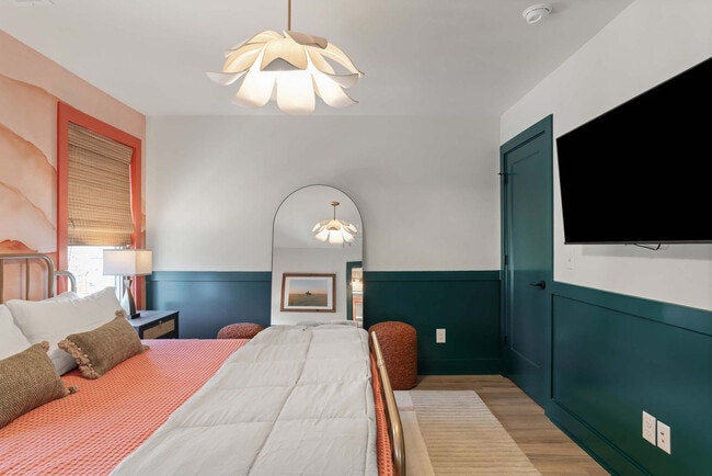 Building Photo - 1315 16th Ave S