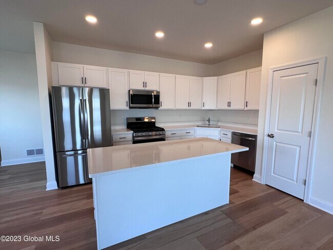 Building Photo - 544 NY-9P