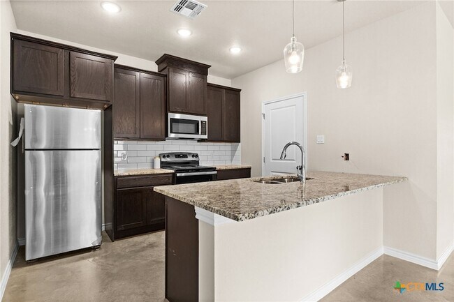 Building Photo - 414 W Avenue C