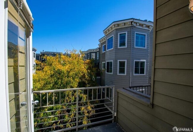 Building Photo - 18 Jennifer Pl