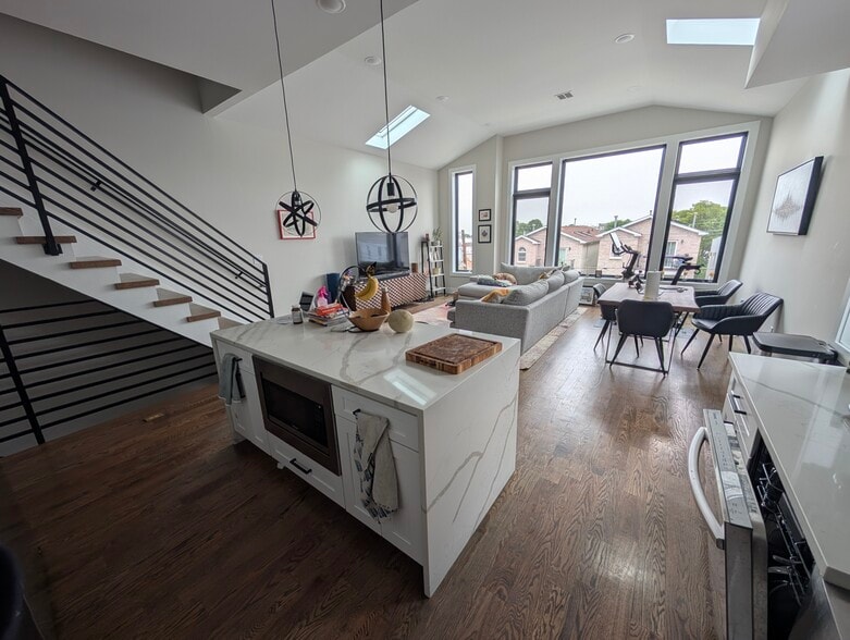 Open Kitchen - 99 Hague St