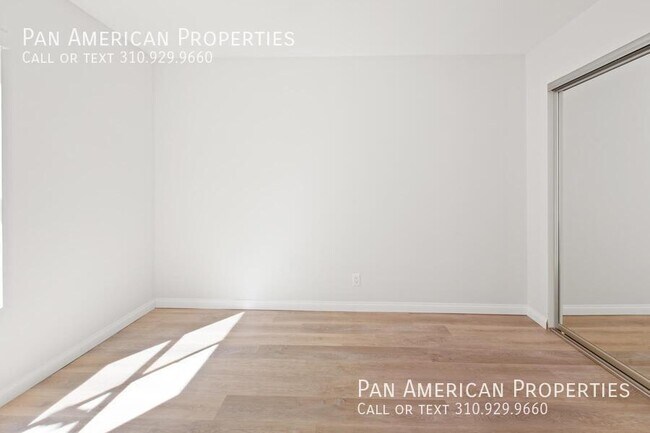 Building Photo - 10380 Almayo Ave