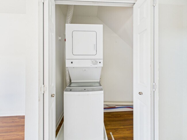 Building Photo - 3510 E Richmond Rd