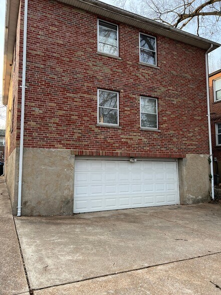 Building Photo - 1104 Ralph Ter