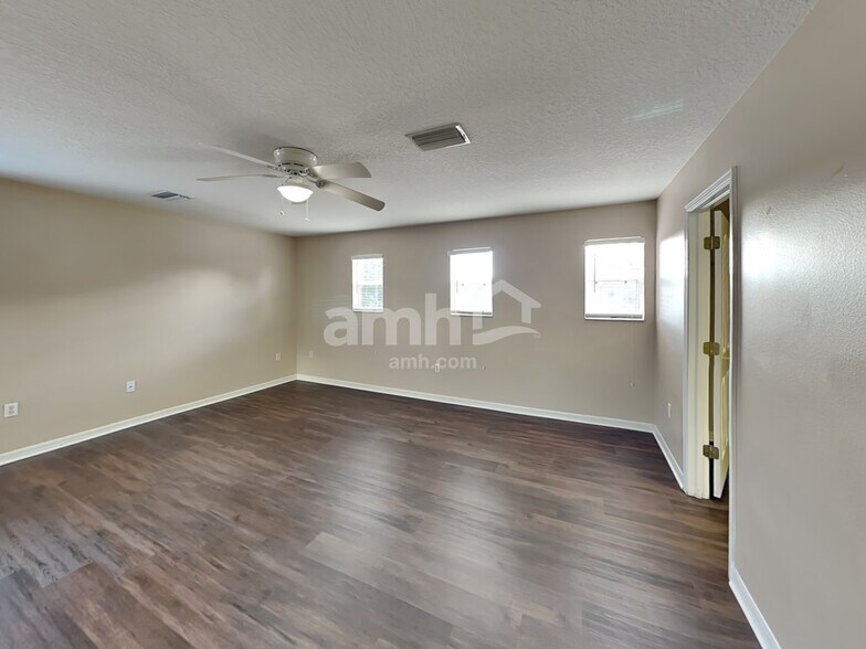 Building Photo - 10725 Bamboo Rod Cir