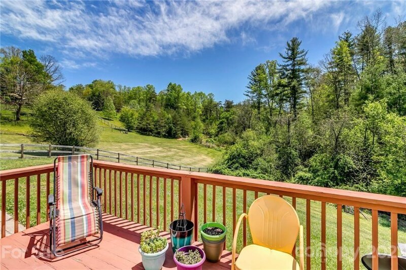 Building Photo - 21 Locust Meadow Ln