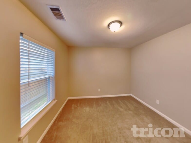 Building Photo - 32608 Decker Creek Dr