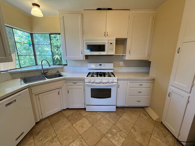Building Photo - Charming Mission Hills Mid-Century Home wi...