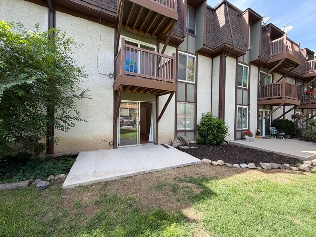 Building Photo - 5396 S Willow Ln