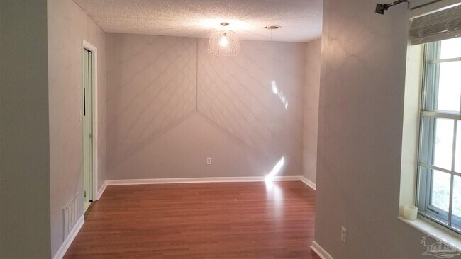 Building Photo - 4170 Capri Dr