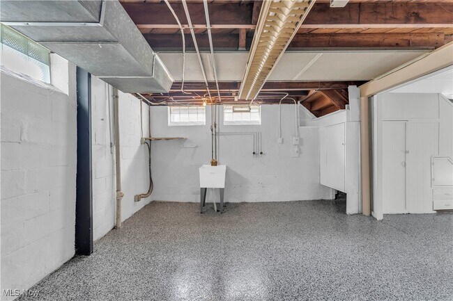 Building Photo - 24330 Glenforest Rd