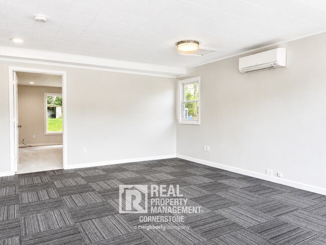 Building Photo - 8620 Portage Rd