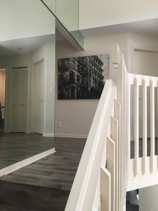 Building Photo - 7770 La Mirada Dr