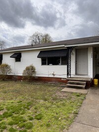 Building Photo - 708 HILL