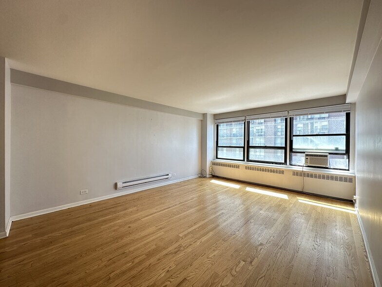 Building Photo - 4180 N Marine Dr