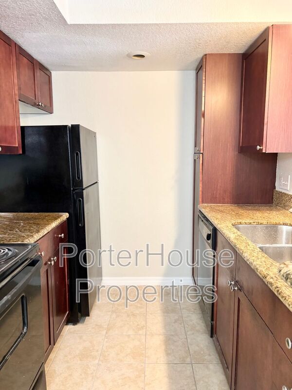 Building Photo - 5164 Conroy Rd