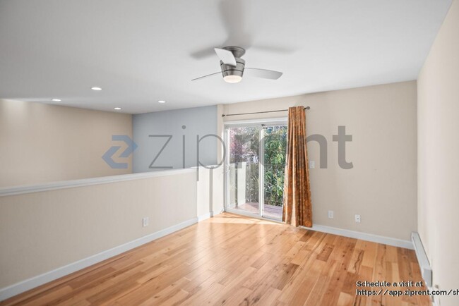 Building Photo - 2666 Kentworth Way