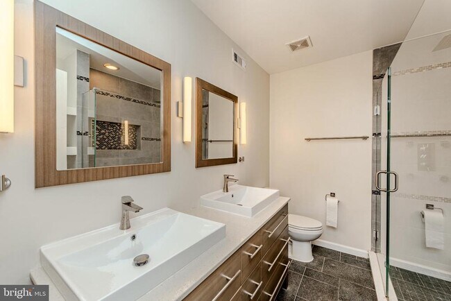 Building Photo - 10220 Baltusrol Ct