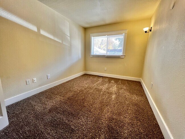 Building Photo - Charming Home Near CSU Campus – Move-In Re...